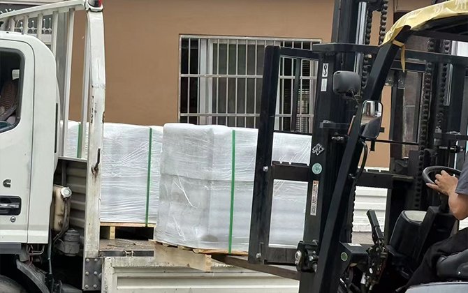Fixed Vacuum Circuit Breaker shipping